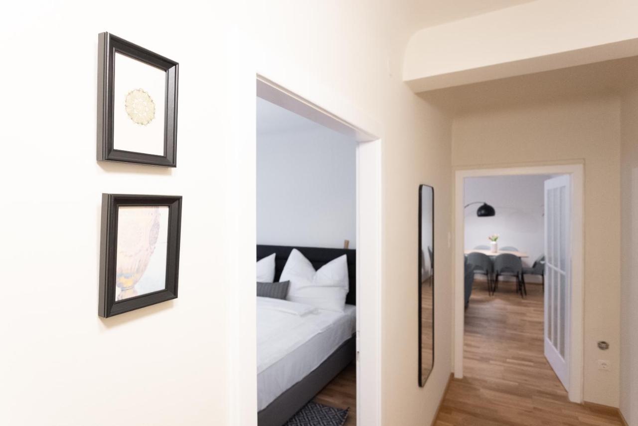 Chic 1-Bed Apt By Canal Walk To Historic Centre Wenen Buitenkant foto
