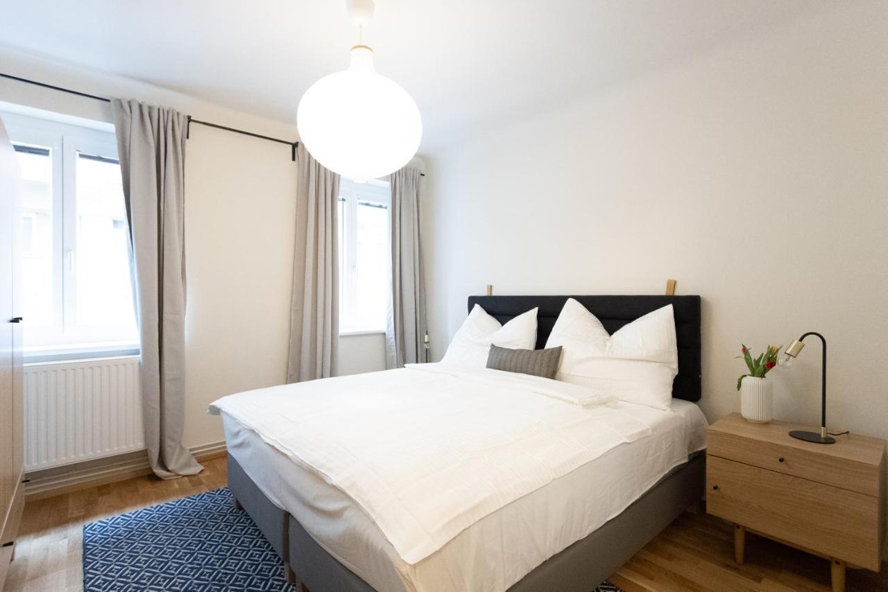 Chic 1-Bed Apt By Canal Walk To Historic Centre Wenen Buitenkant foto