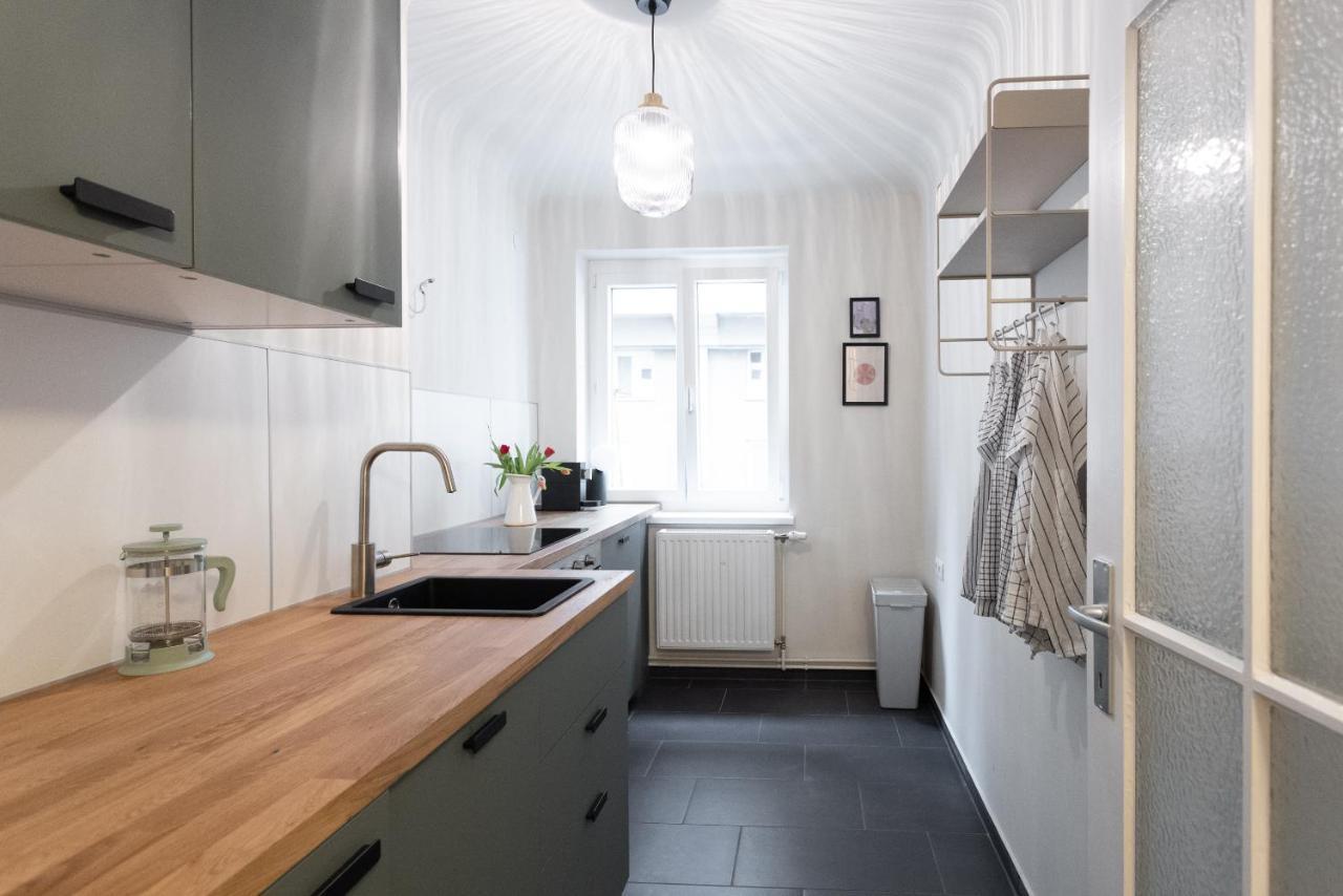 Chic 1-Bed Apt By Canal Walk To Historic Centre Wenen Buitenkant foto
