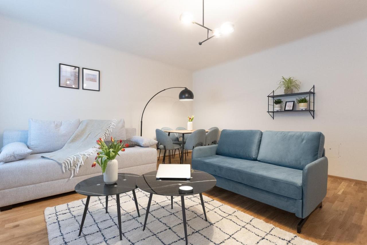 Chic 1-Bed Apt By Canal Walk To Historic Centre Wenen Buitenkant foto