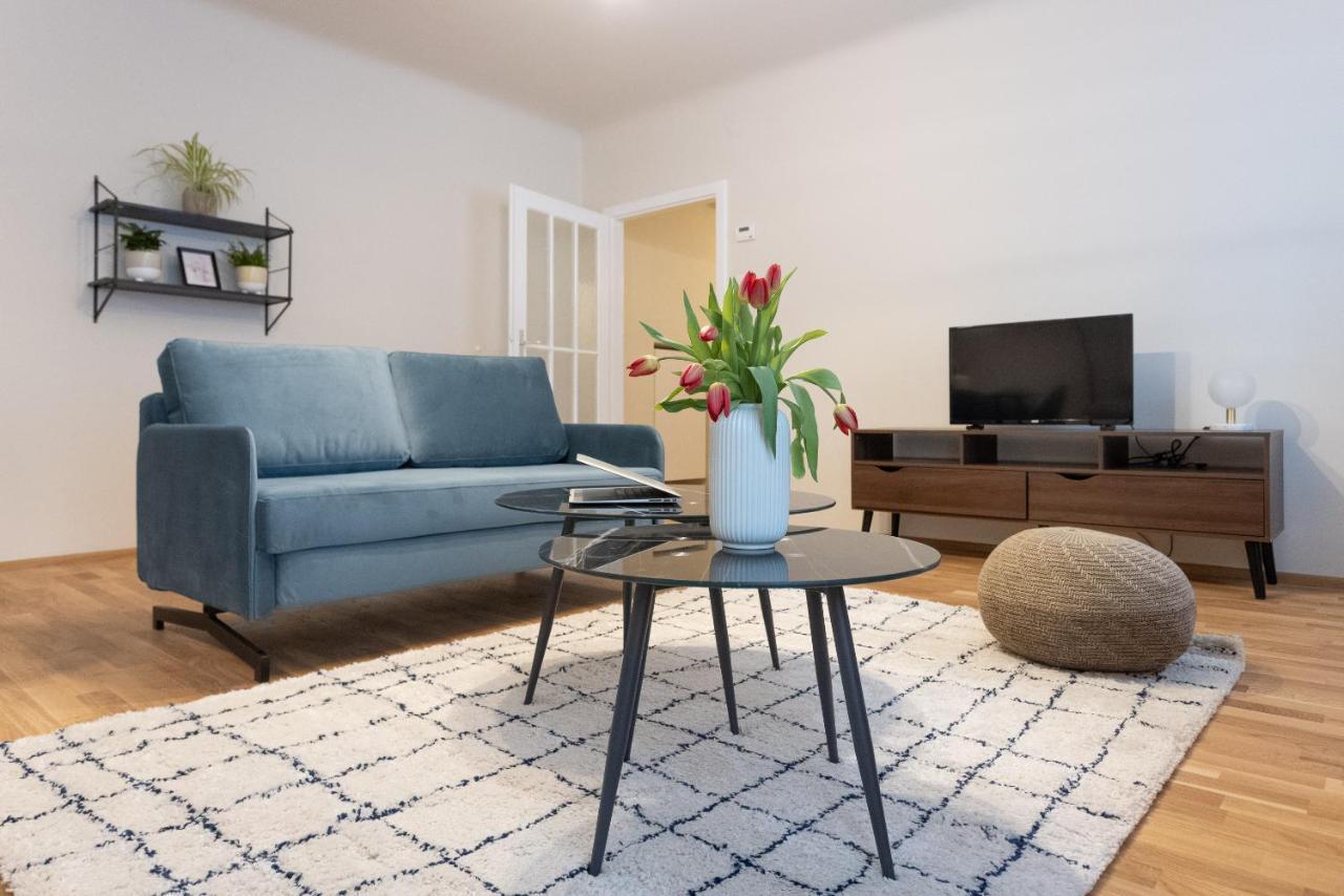 Chic 1-Bed Apt By Canal Walk To Historic Centre Wenen Buitenkant foto